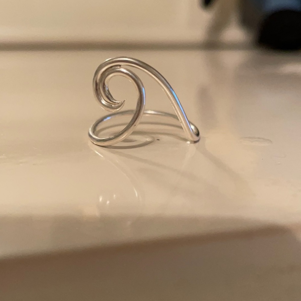 Wave ring